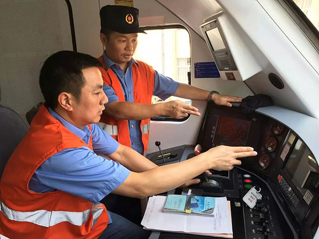 西安市職工大學帶你了解火車司機日常工作！