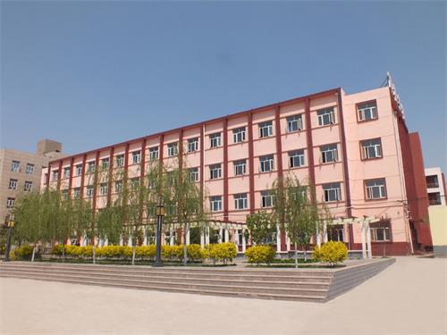  張家口工程技術(shù)學(xué)校升學(xué)與就業(yè)方便嗎？